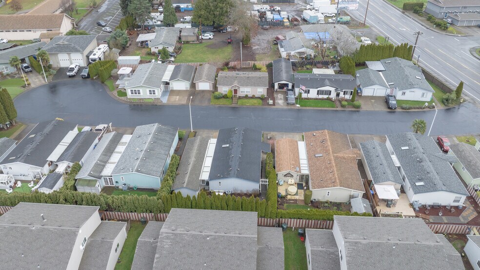 More Photos Of 3445 Hidden View Ln NE, Salem Manufactured Housing Mobile Home Park For Sale