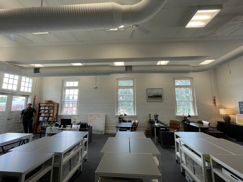 More Photos Of 6933 Warfield Ave, Sykesville Office For Lease