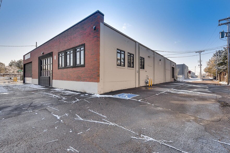 More Photos Of 1520 W 13th Ave, Denver Warehouse For Lease