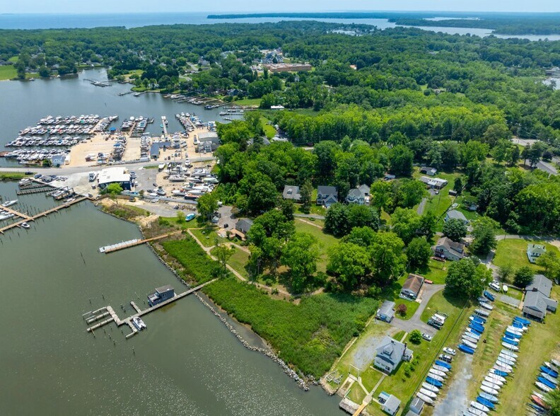 More Photos Of 1052 Old Turkey Point Rd, Edgewater Marina For Sale