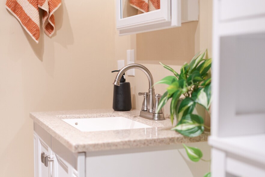 More Photos Of 1824 SW Greenway Cir, West Linn Specialty For Sale