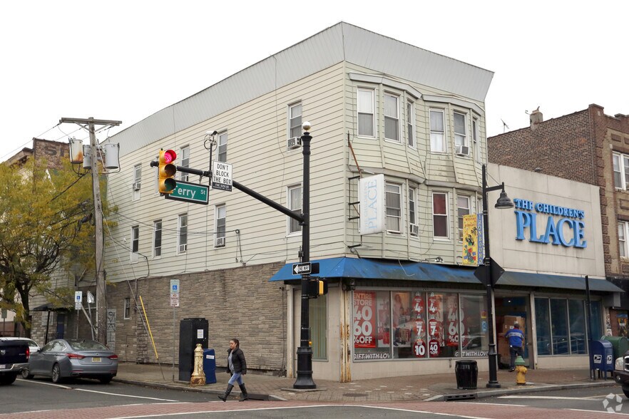 More Photos Of , Newark Unknown For Sale