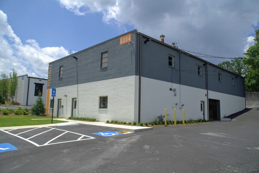 More Photos Of 5394 New Peachtree Rd, Chamblee Office For Sale