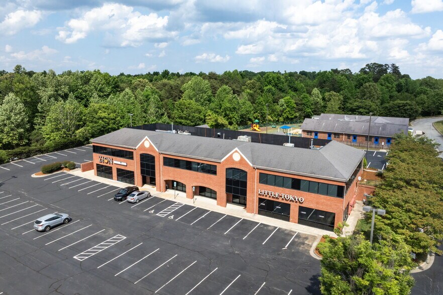 More Photos Of 4045 Premier Dr, High Point Office For Lease