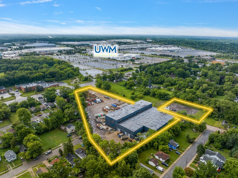 More Photos Of 451 E Wilson Ave, Pontiac Warehouse For Sale