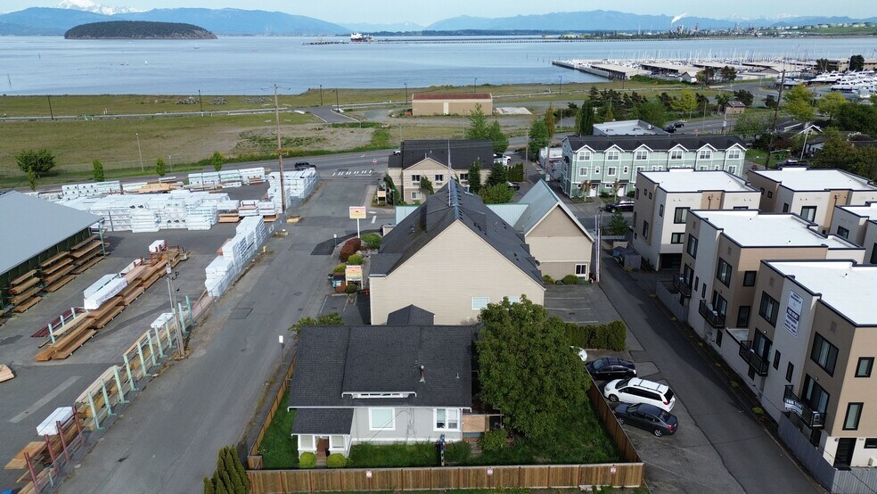 More Photos Of 2001-2011 Commercial Ave, Anacortes Storefront Retail Office For Sale