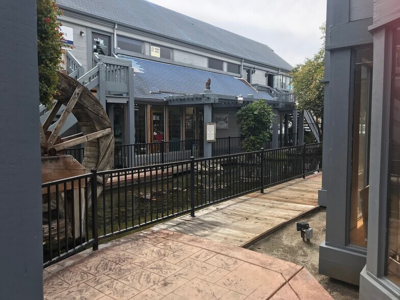 More Photos Of 360 N Midway Dr, Escondido Storefront Retail Office For Lease