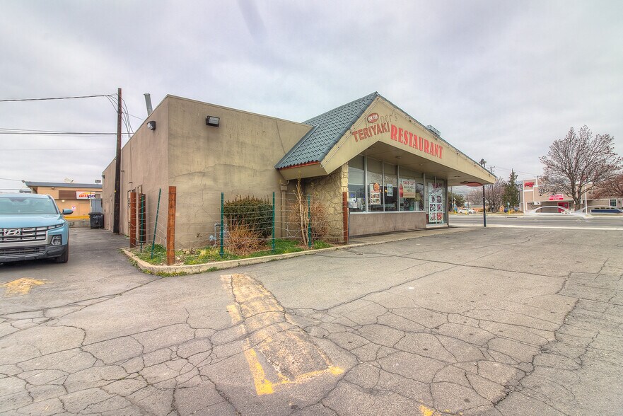 More Photos Of 822 N 1st St, Yakima Restaurant For Sale