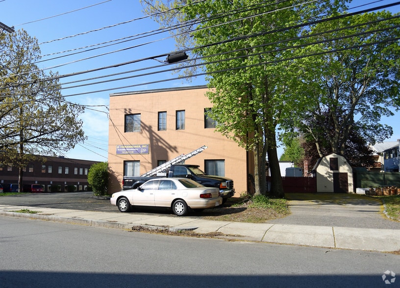 More Photos Of 33 Rumford Ave, Waltham Manufacturing For Lease