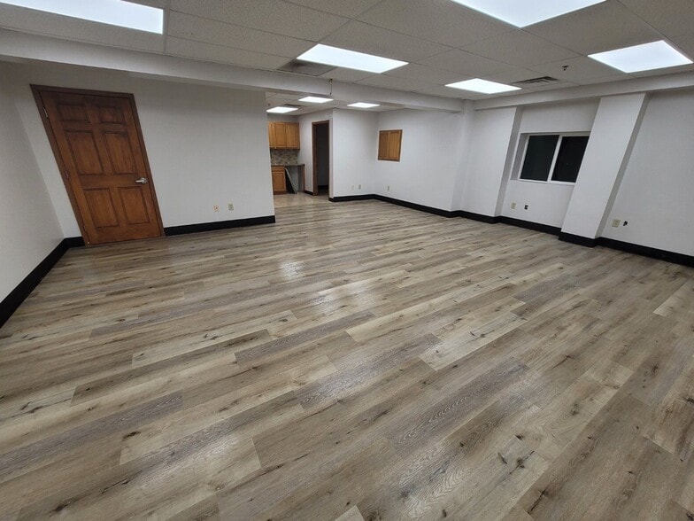 More Photos Of 513-539 E Hiawatha Blvd, Syracuse Warehouse For Sale