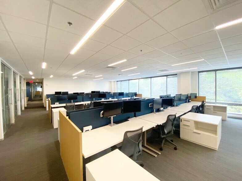 More Photos Of 1110 Sanctuary Pky, Alpharetta Office For Lease