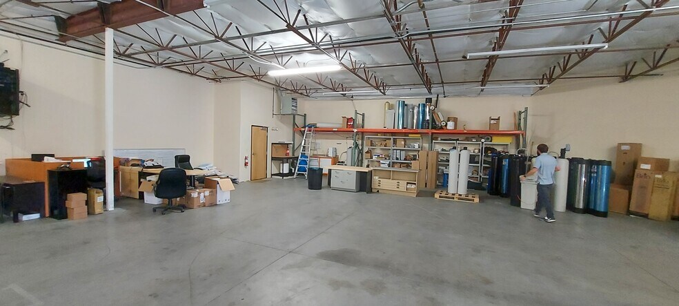 More Photos Of 7399 S Tucson Way, Centennial Flex For Lease