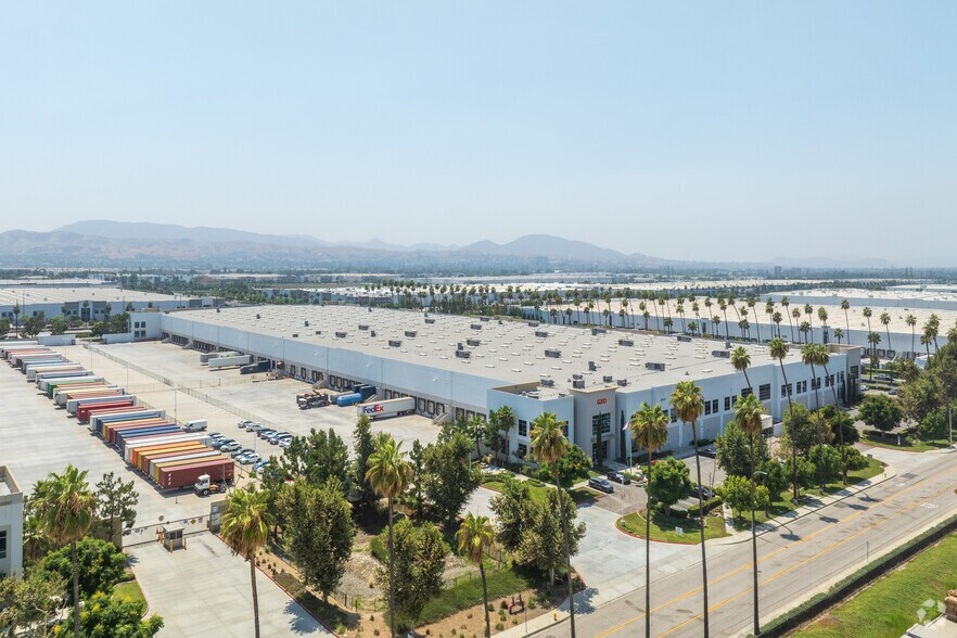 More Photos Of 26525 Pioneer Ave, Redlands Distribution For Lease
