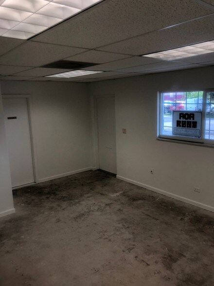 More Photos Of 100 SW 15th St, Fort Lauderdale Warehouse For Lease