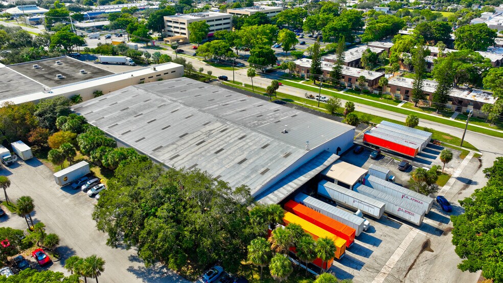 More Photos Of 198 Lock Rd, Deerfield Beach Warehouse For Lease