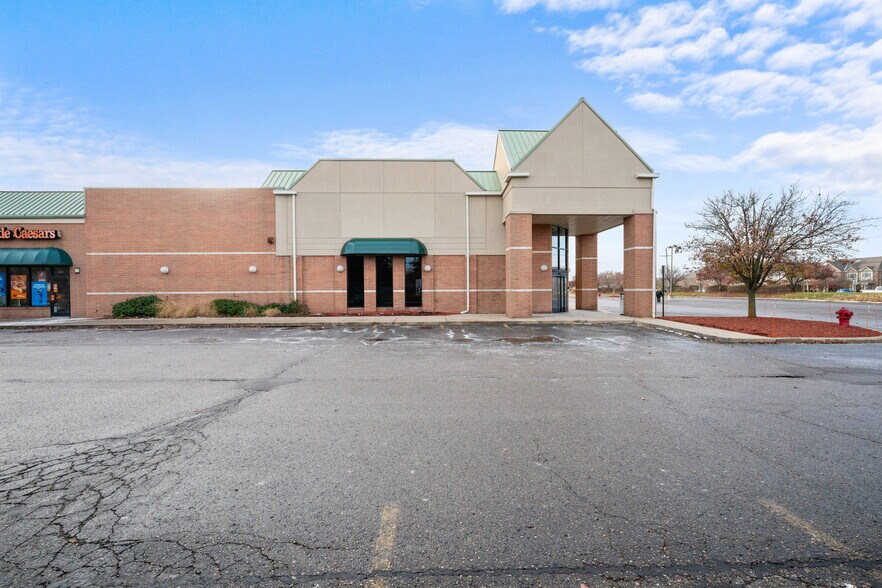 More Photos Of 42191 W 14 Mile Rd, Novi Drugstore For Sale