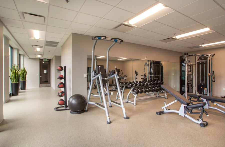 More Photos Of 10100 W Innovation Dr, Wauwatosa Office For Lease