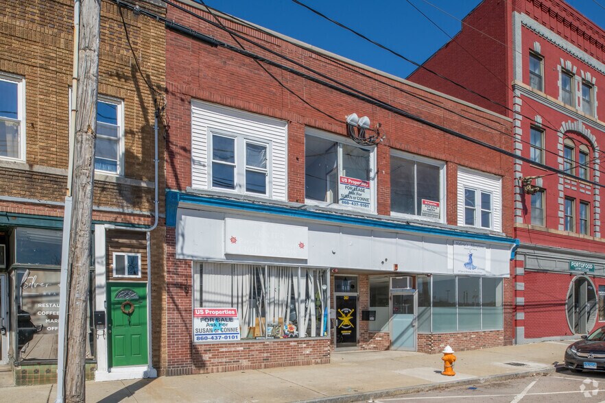 Primary Photo Of 369 Bank St, New London Storefront Retail Residential For Lease
