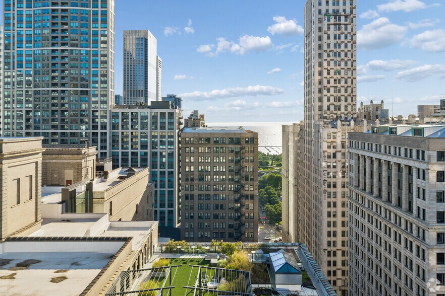 More Photos Of 111 N Wabash Ave, Chicago Office For Sale