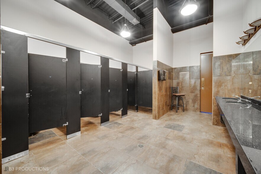More Photos Of 12054 S Doty Ave, Chicago Warehouse For Sale