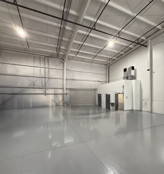 More Photos Of 435 S Air Park Rd, Edgewater Manufacturing For Sale