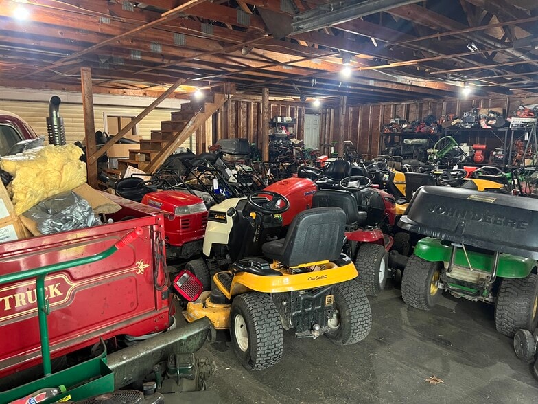 More Photos Of 71 Worcester Road, Charlton Auto Dealership For Sale