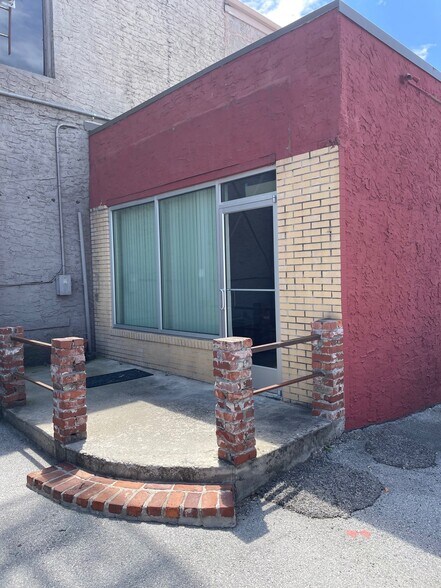 Primary Photo Of 2433 Broad St, Chattanooga Loft Creative Space For Lease