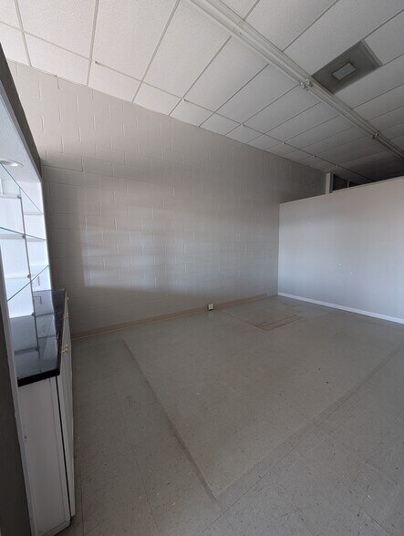 More Photos Of 210-290 E 5th N, Mountain Home Freestanding For Sale