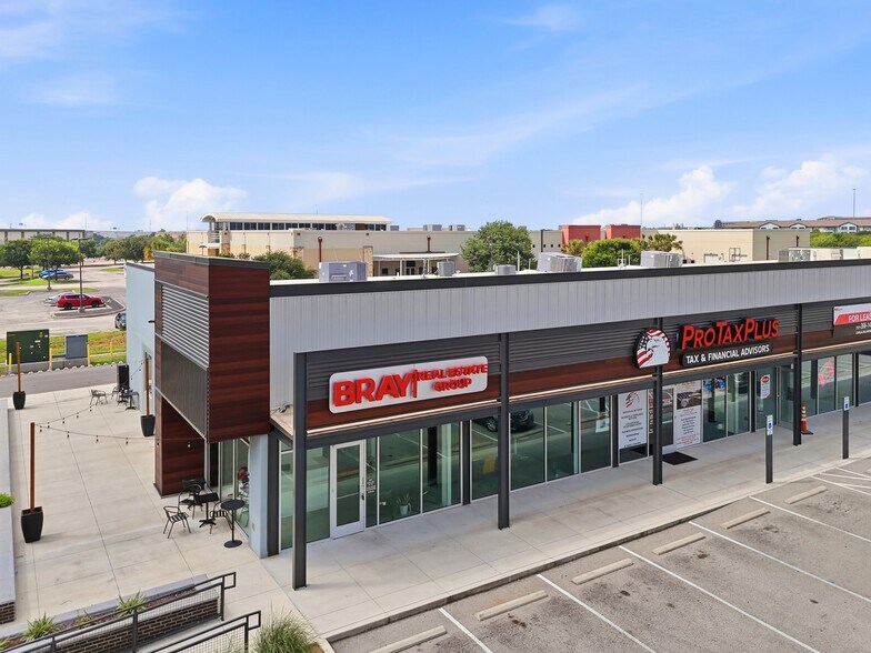 More Photos Of 8610 Potranco Rd, San Antonio Storefront Retail Office For Lease