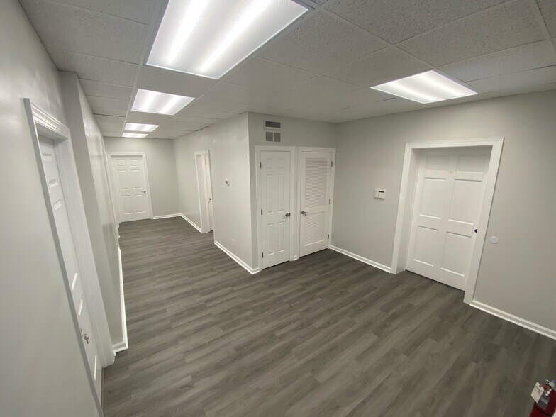 More Photos Of 123 Kingston Dr, Chapel Hill Loft Creative Space For Lease