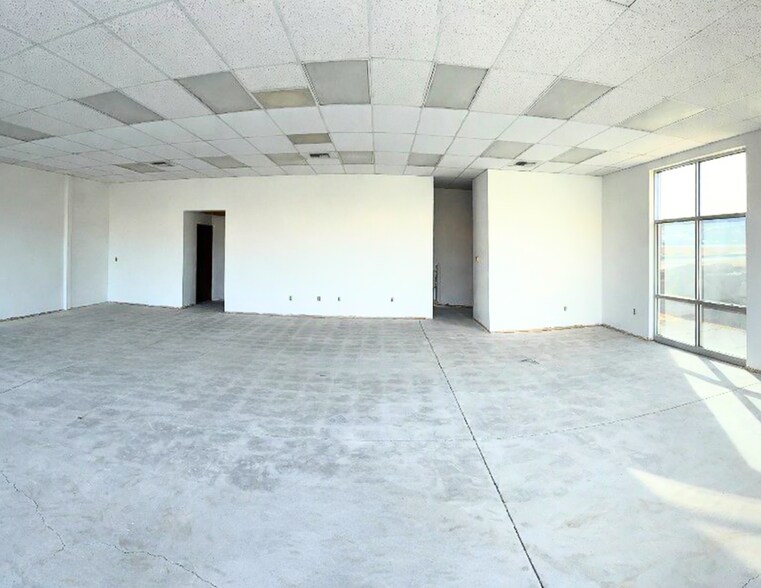 More Photos Of 12204 N Division St, Spokane General Retail For Lease