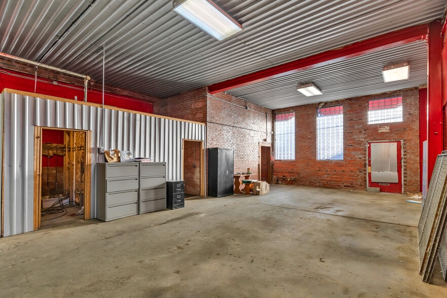 More Photos Of 2032 W 105th St, Cleveland Warehouse For Sale