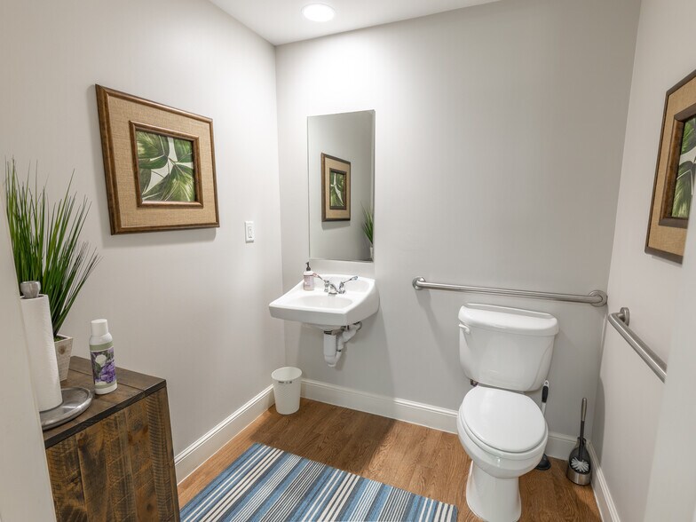 More Photos Of 1555 Indian River Blvd, Vero Beach Medical For Lease