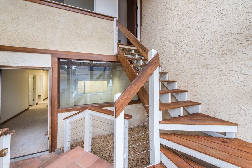 More Photos Of 415 Mountain Dr, Destin Storefront For Lease