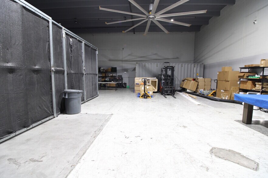 More Photos Of 8205-8225 NW 30th Ter, Doral Warehouse For Lease