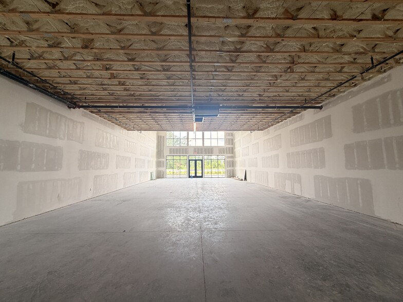 More Photos Of 200 Basswood Dr, Savannah Storefront For Lease