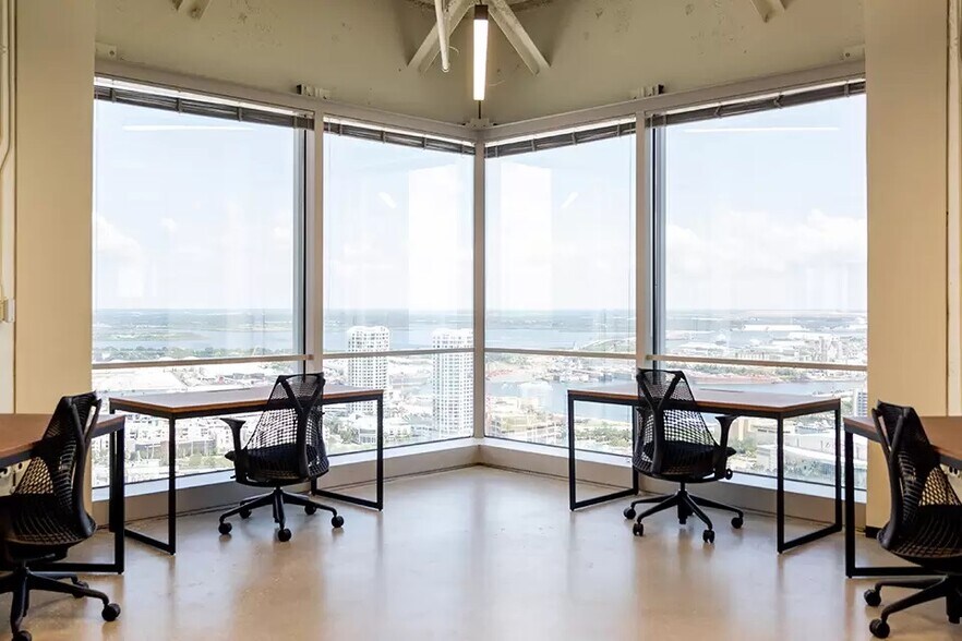 More Photos Of 401 E Jackson St, Tampa Coworking Space