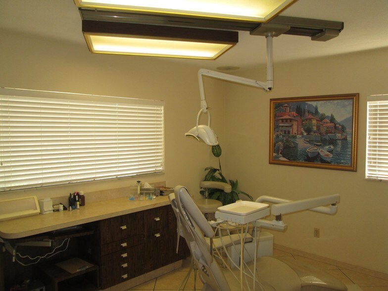 More Photos Of 600 N Eustis St, Eustis Medical For Sale