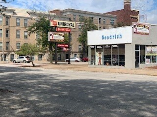 More Photos Of 1901 4th Ave, Rock Island Auto Repair For Sale