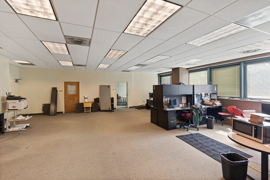 More Photos Of 850 Poplar St, Pittsburgh Flex For Sale