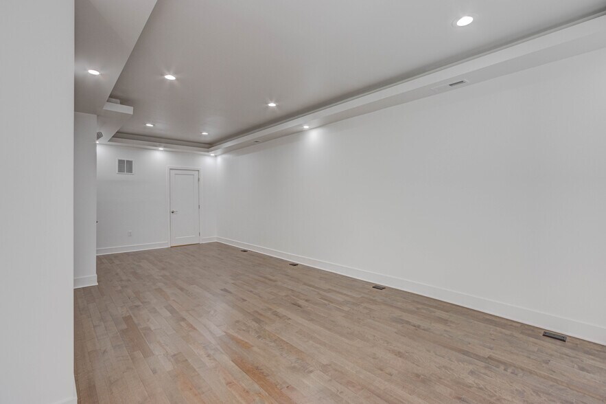 More Photos Of 833 N Howard St, Baltimore Storefront Retail Office For Lease