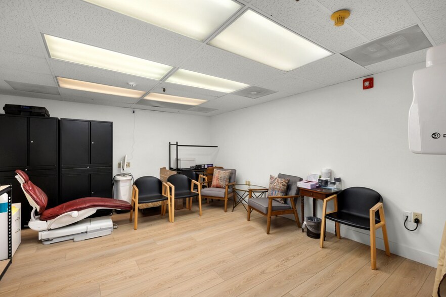 More Photos Of 1001 B Ave, Coronado Medical For Lease