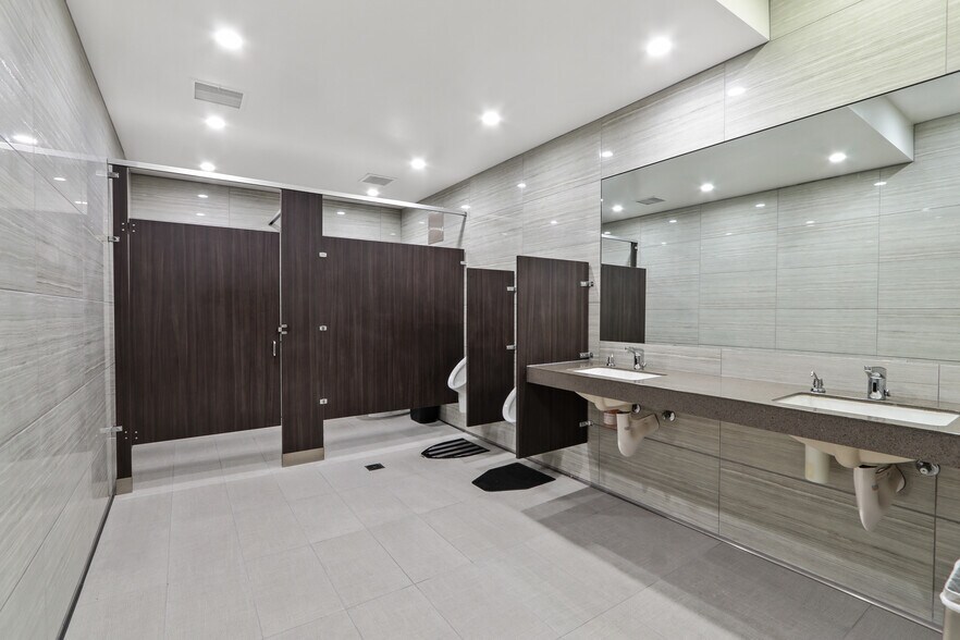 More Photos Of 1520 Nutmeg Pl, Costa Mesa Office For Lease