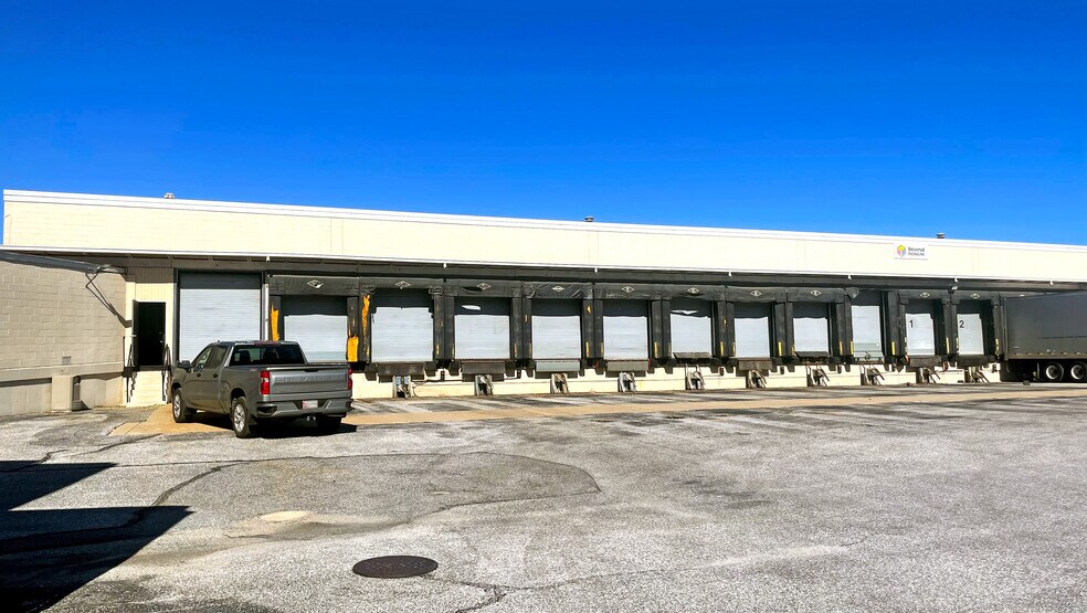 More Photos Of 16 Stenerson Ln, Cockeysville Warehouse For Lease