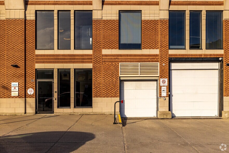 More Photos Of 7001-7035 Boul Saint-Laurent, Montréal Office For Lease