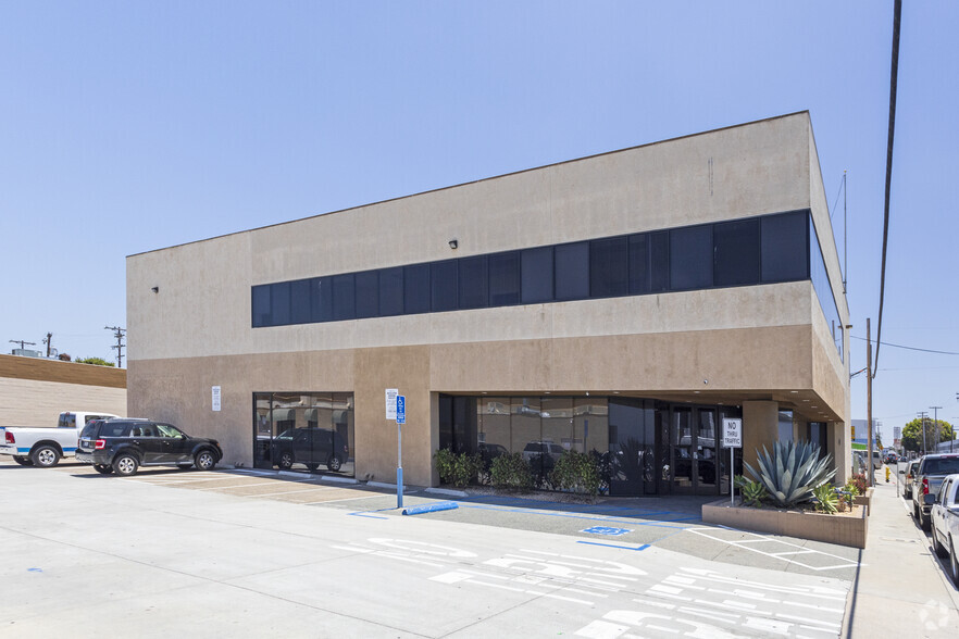 Primary Photo Of 3502 Kurtz St, San Diego Office For Lease