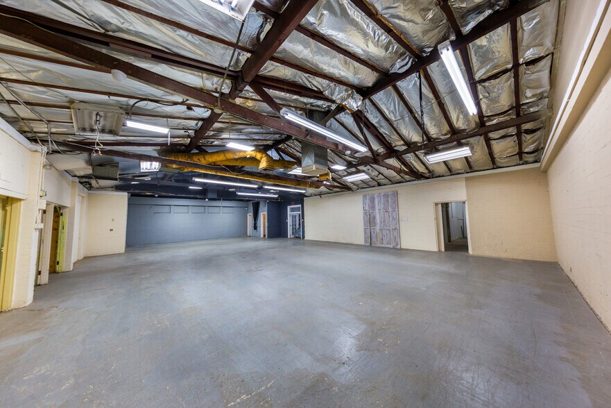Primary Photo Of 11924 Vose St, North Hollywood Warehouse For Lease