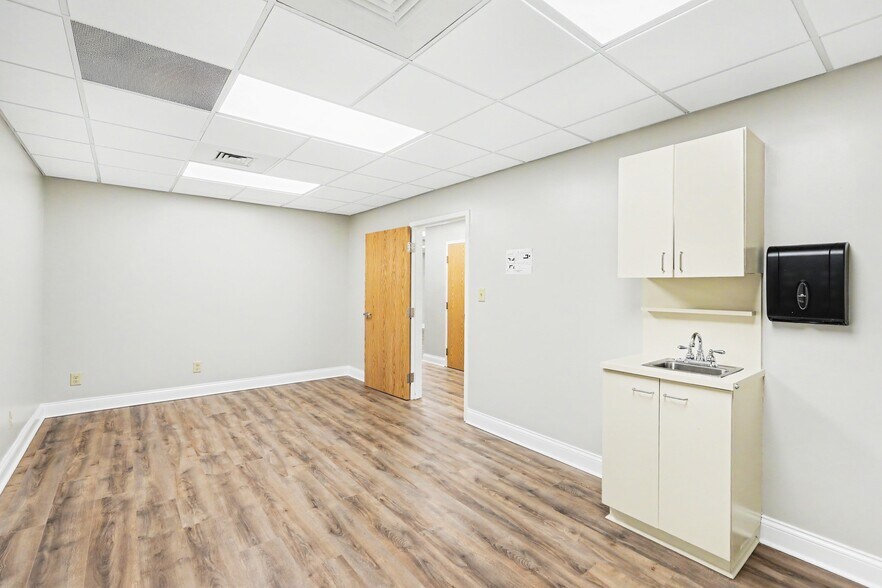 More Photos Of 470 Lake Concord Rd NE, Concord Medical For Lease