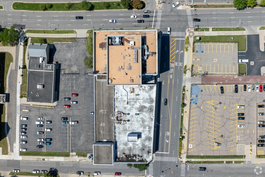 More Photos Of 110 E Warren Ave, Detroit Medical For Lease