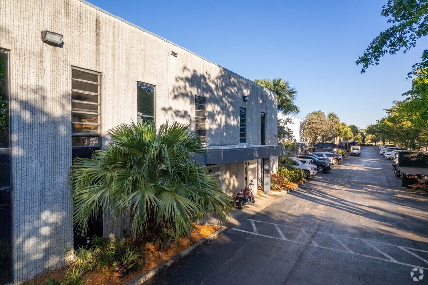 More Photos Of 3101-3137 NW 25th Ave, Pompano Beach Warehouse For Lease